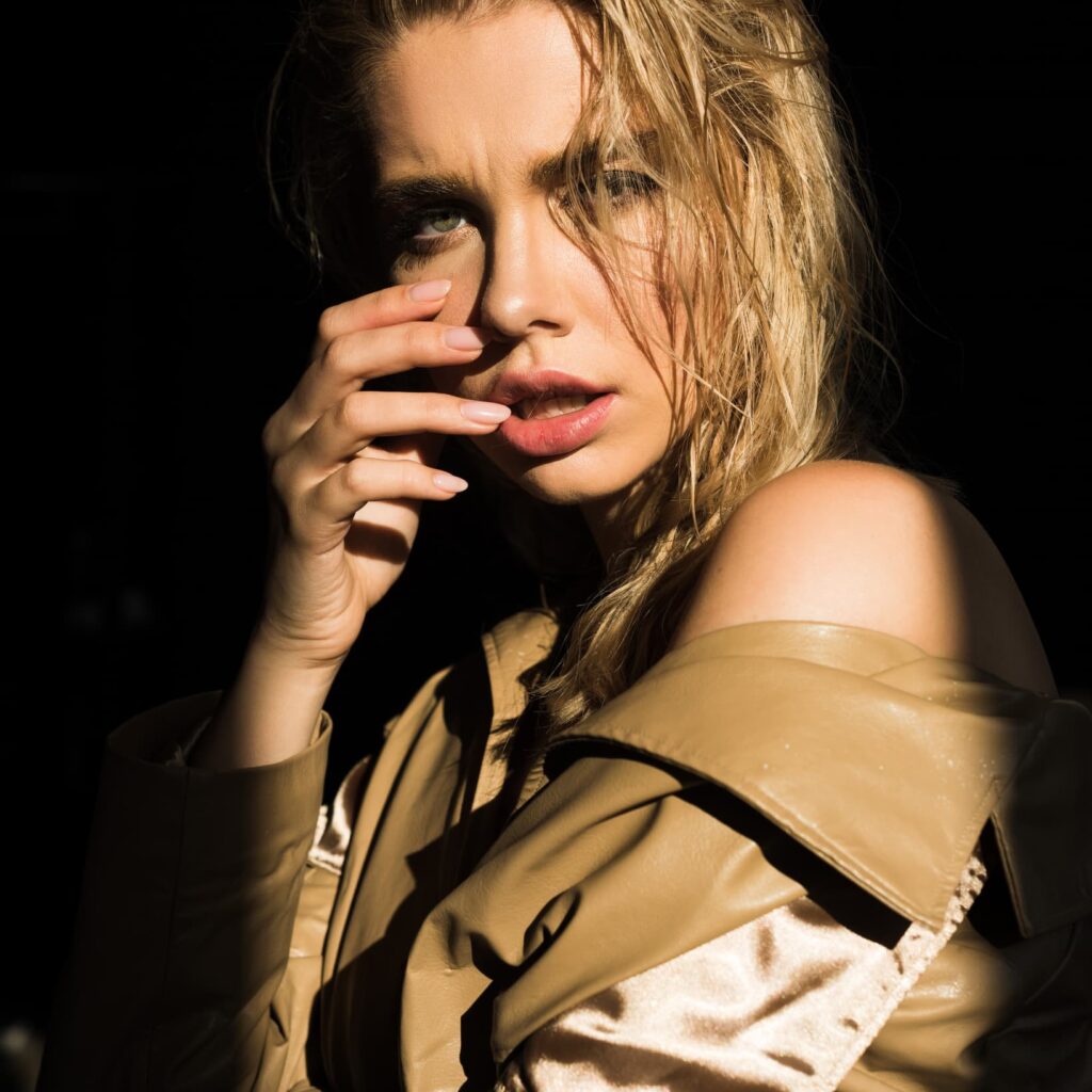 poses para fotos mujer cara
