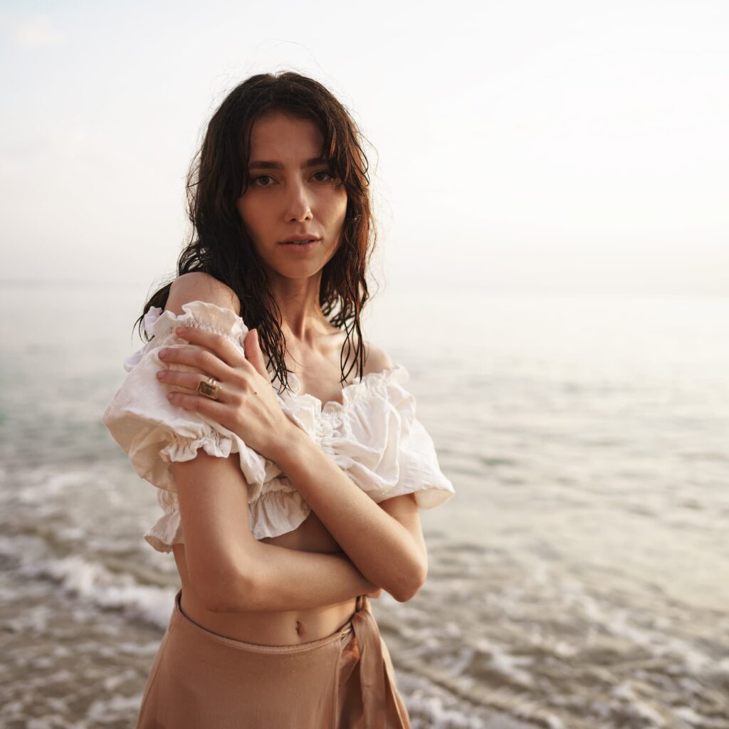 poses para fotos mujer en la playa