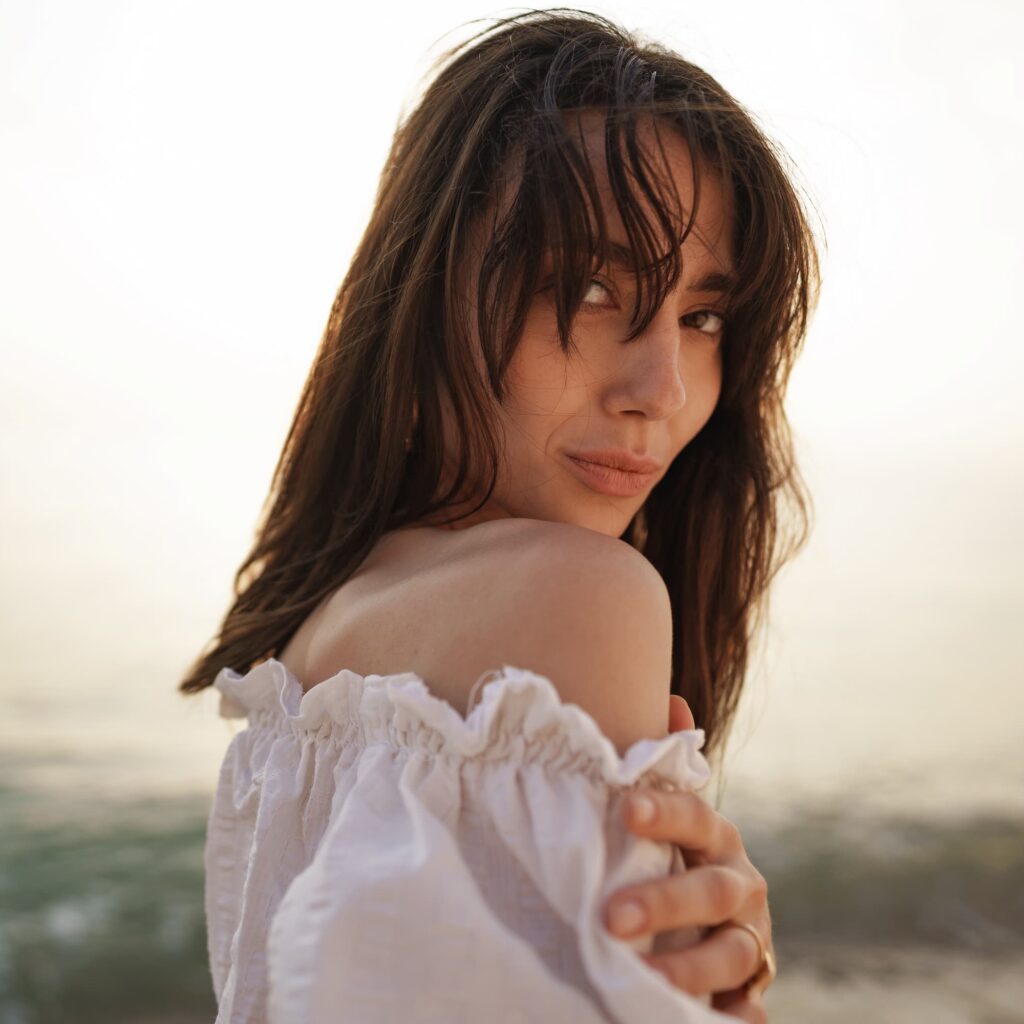 poses para fotos mujer en la playa