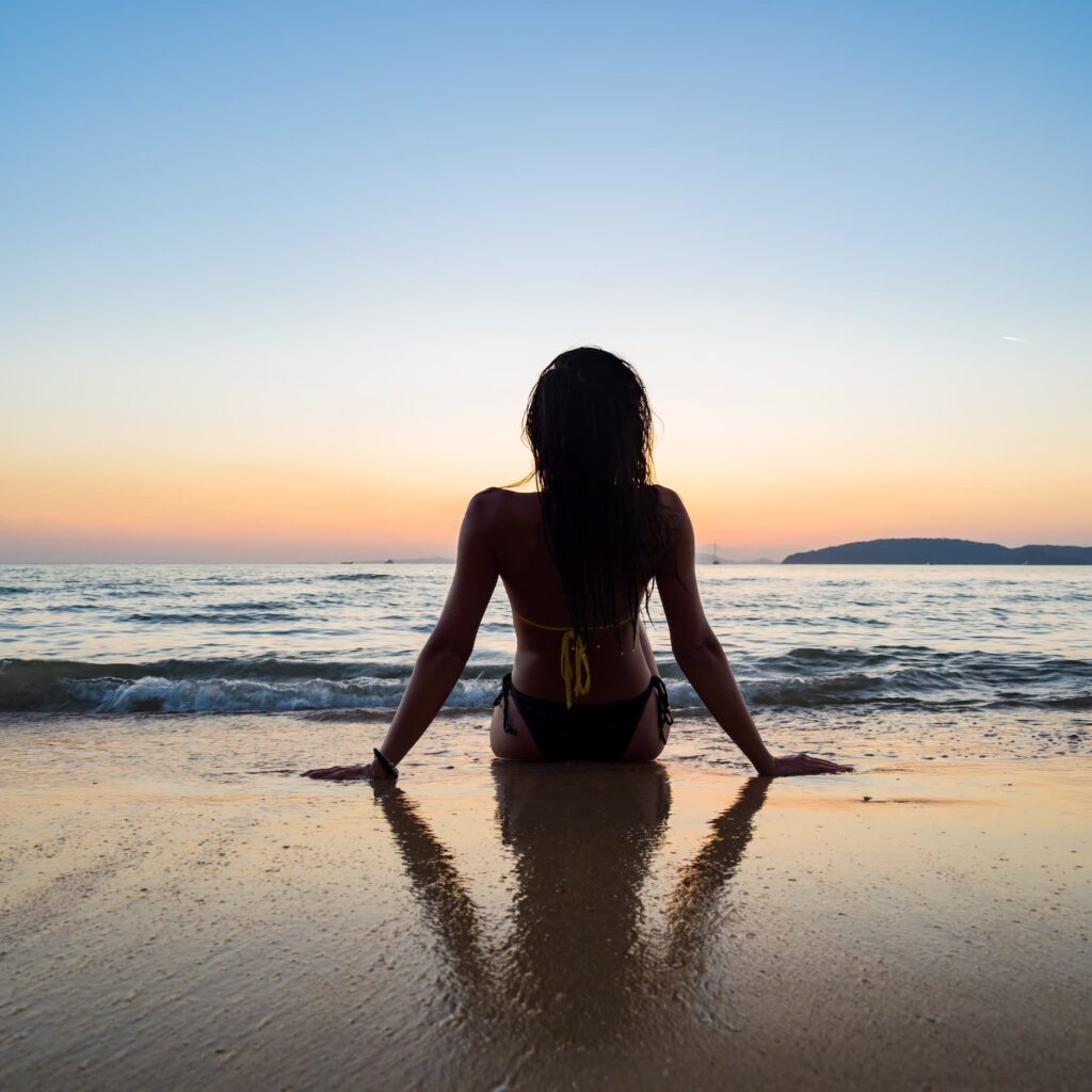 poses para fotos mujer en la playa