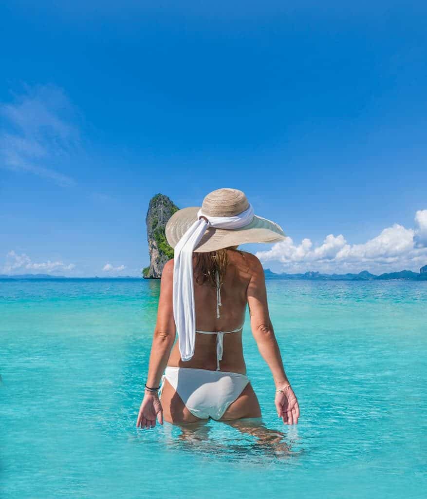 poses para fotos mujer en la playa