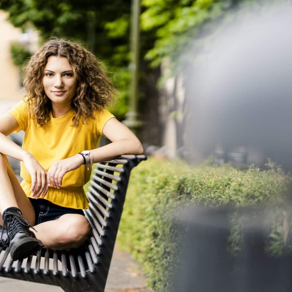 poses para fotos mujer sentada