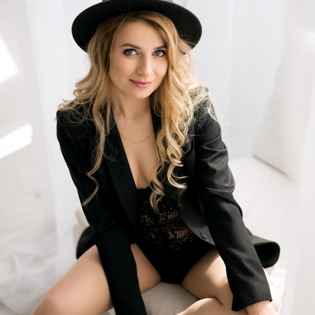 poses para fotos mujer sentada